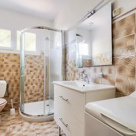 A Moins De 2km De La Plage, Maison Pour 6 *